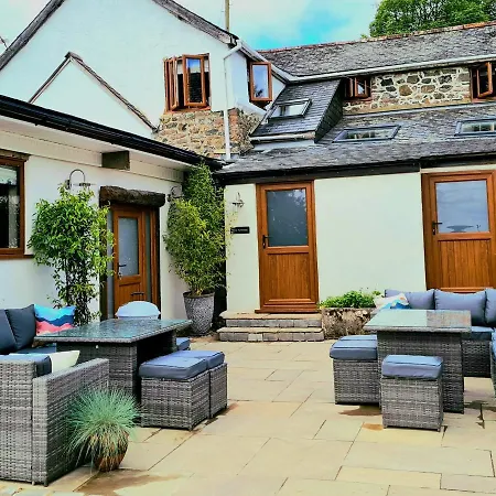 Historic Property With Stunning Views Hennock Exterior foto